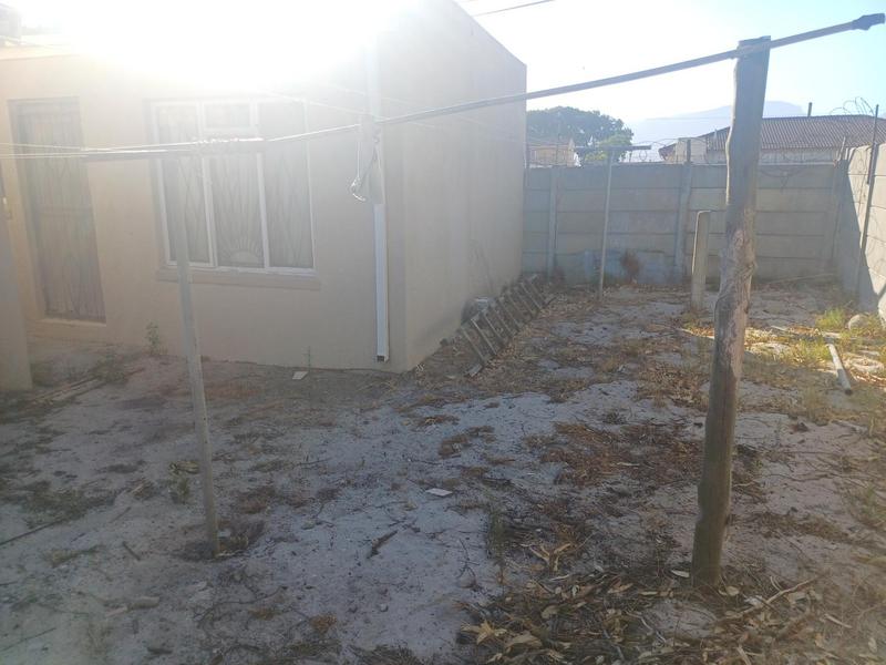 2 Bedroom Property for Sale in Grassy Park Western Cape